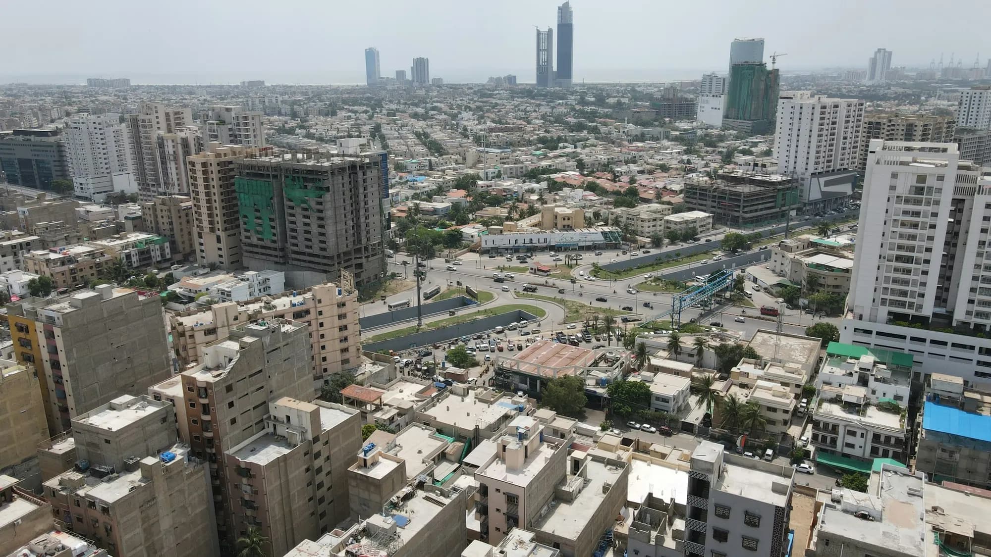 The Karachi skyline from Teen Talwar